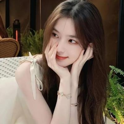 千岁大人你尾巴露出来啦